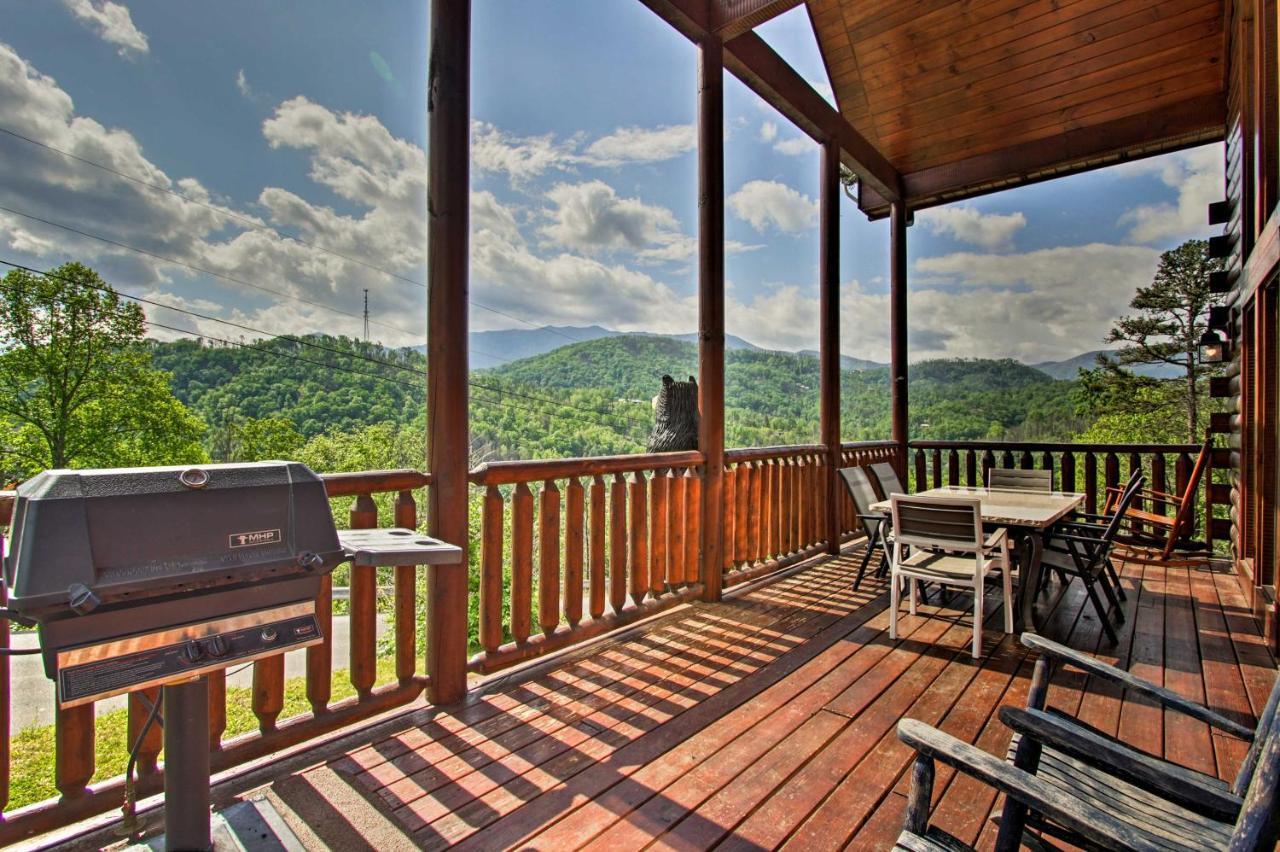 Expansive Gatlinburg Cabin Hot Tub, Deck And Grill! Exterior photo