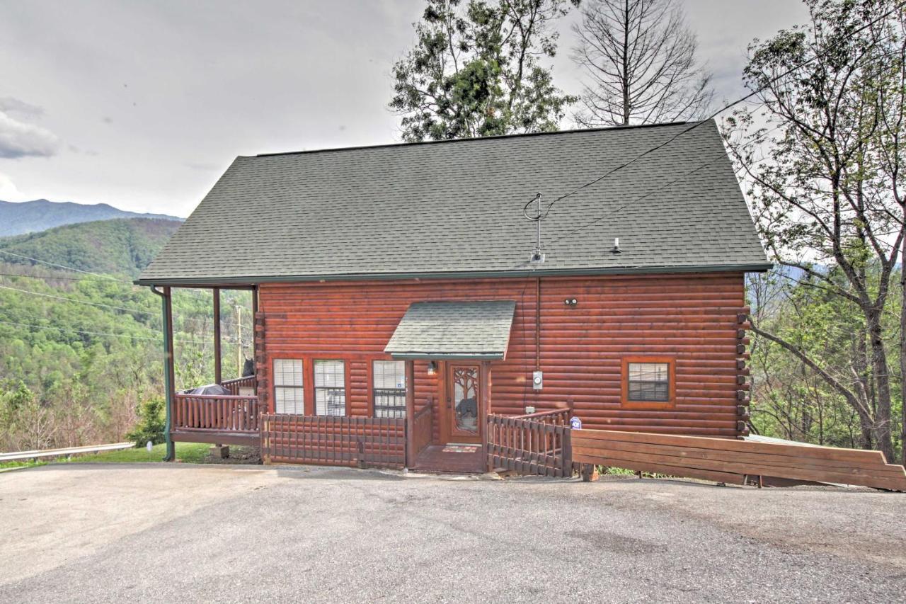 Expansive Gatlinburg Cabin Hot Tub, Deck And Grill! Exterior photo