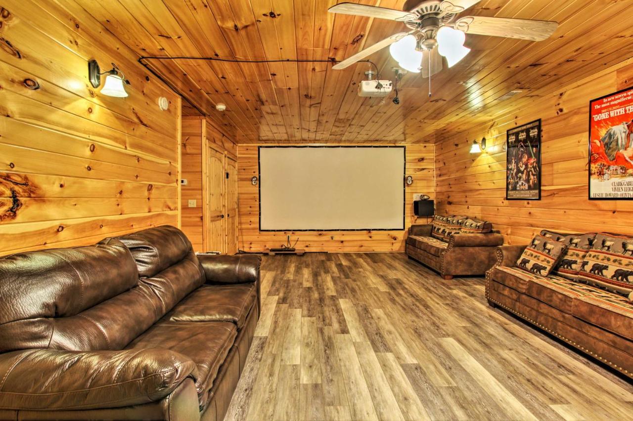 Expansive Gatlinburg Cabin Hot Tub, Deck And Grill! Exterior photo