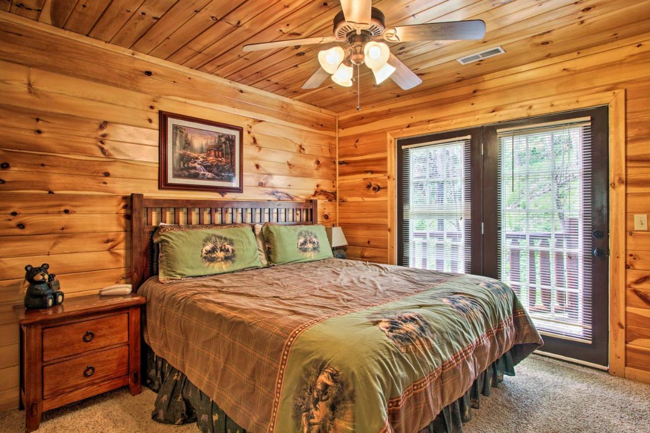 Expansive Gatlinburg Cabin Hot Tub, Deck And Grill! Exterior photo