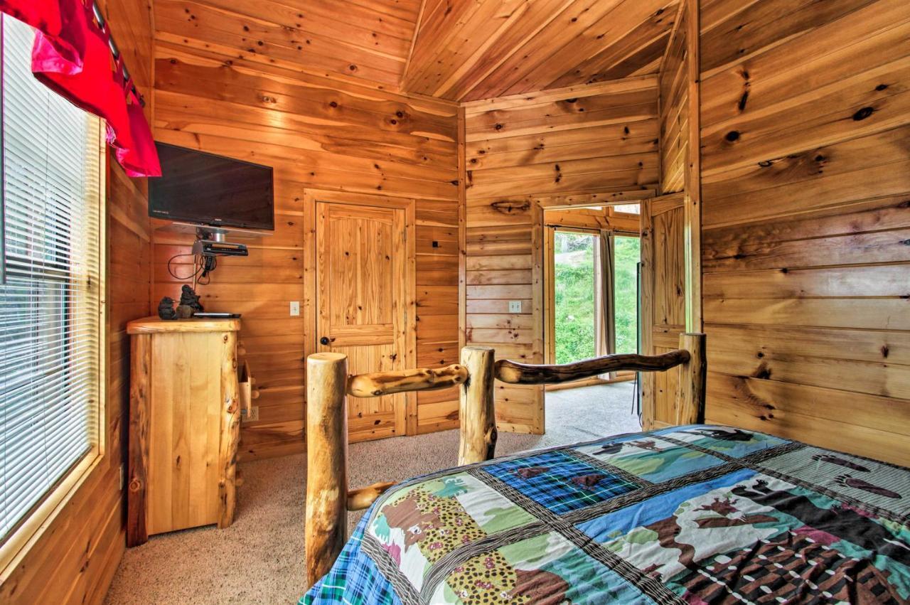 Expansive Gatlinburg Cabin Hot Tub, Deck And Grill! Exterior photo